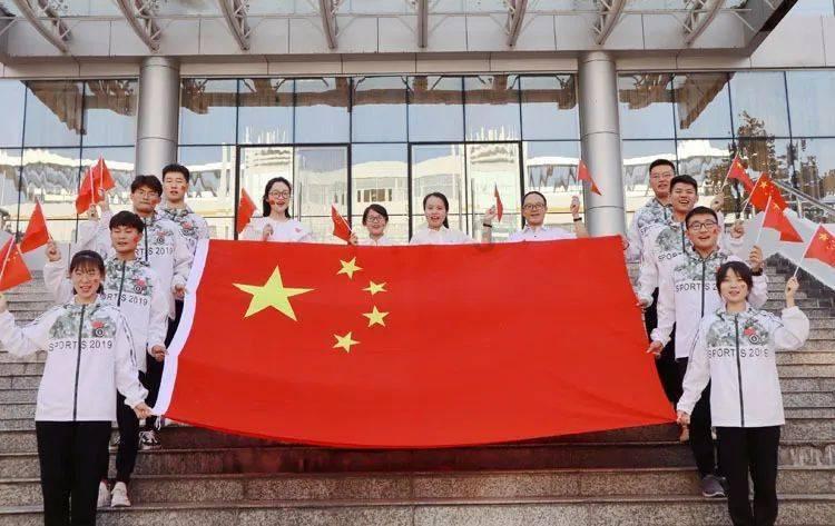 上升的白气球